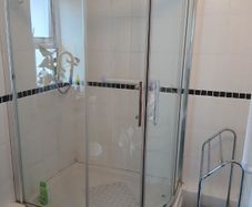 Bathroom suite