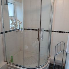 Bathroom suite