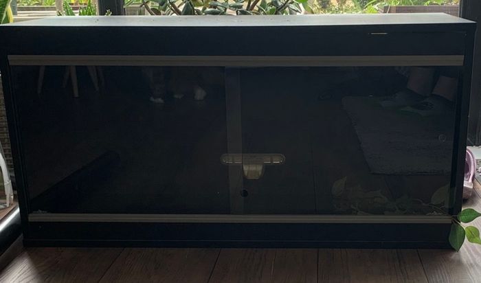 Wooden reptile terrarium