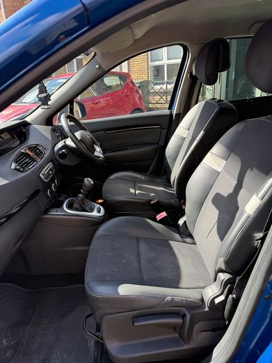2011 Renault Grand Scenic