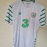 2016/17 umbro ireland away shirt Size xl Pit to pit 23" white In excellent condition Image 5