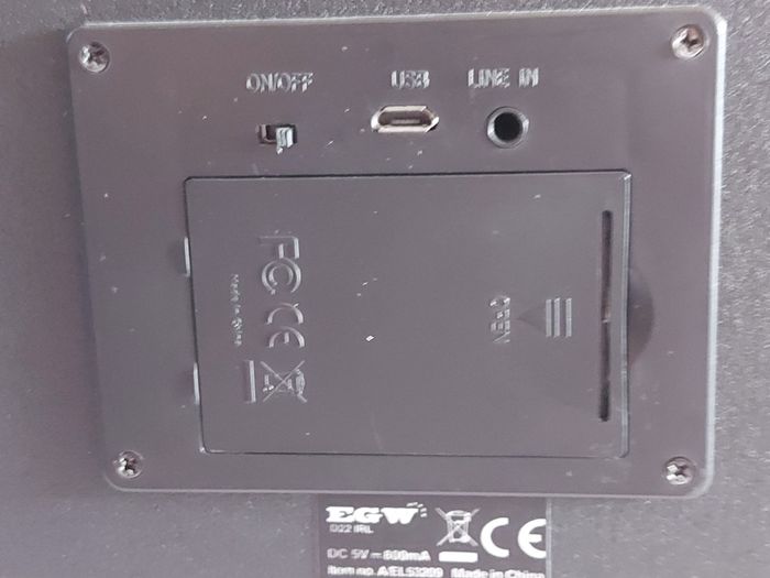 EGW Bluetooth Sound Cube with Carry Handel, working perfect, USB b charging port, excellent condition
