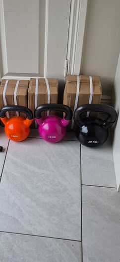 3xbrand new cast iton kettlebells