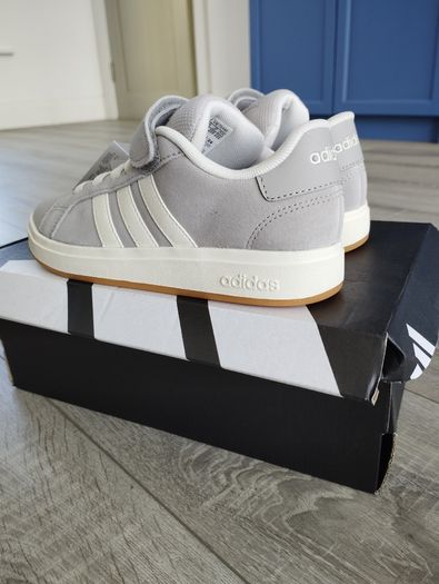 Kids Adidas Grand Court Trainers UK Size 1