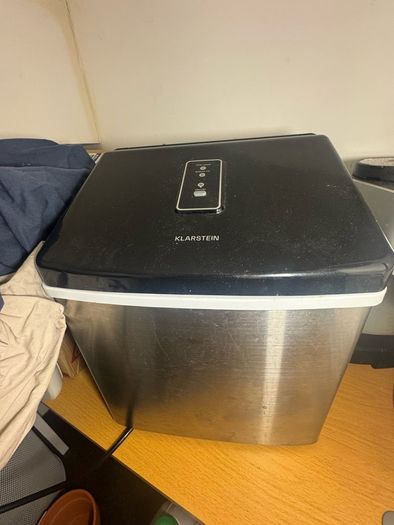 Ice Cube Maker