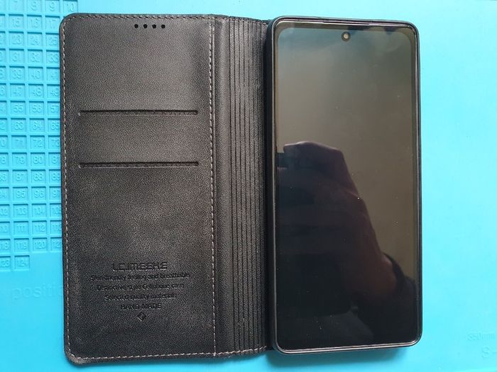 Samsung Galaxy S20FE 4G 128GB Navy Unlocked + Free Case