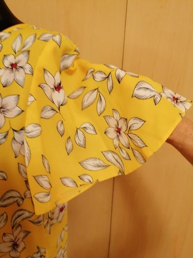 Women's Top Nwt Size 14