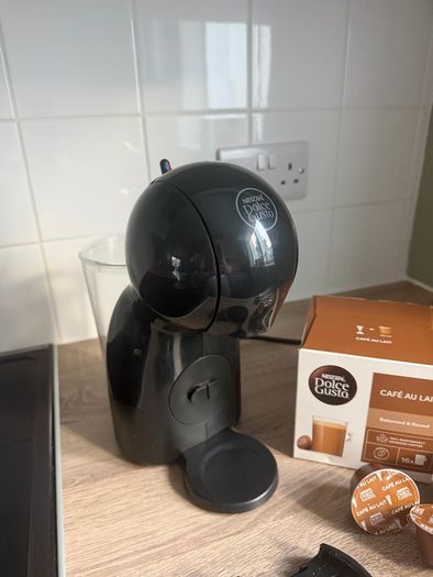 DeLonghi Nescafe Dolce Gusto Piccolo XS Coffee Machine + Pods