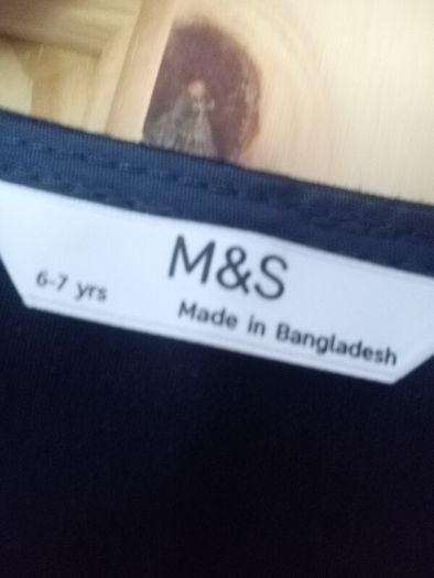 Girls uniform aged 5-6 yes old