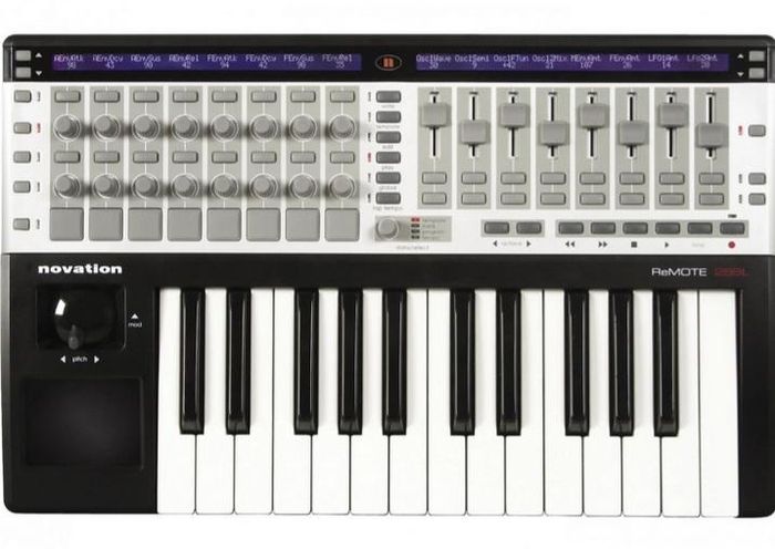 Novation: ReMOTE 25SL MIDI Controller