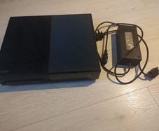 Xbox One black 500 gb with original controller