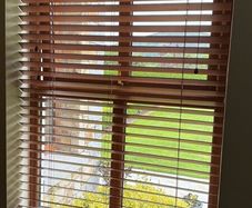 Oak Venetian blinds like New
