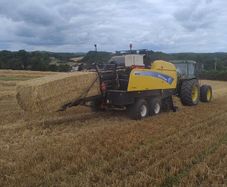 New Holland Square baler BB9080 rotorcut