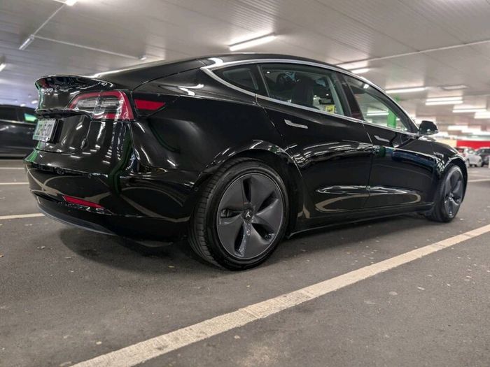 Tesla Model 3 RWD (2 year Tesla Warranty)