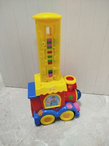 Mr Tumbles domino train