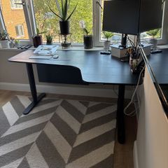 Large IKEA electric sit-stand corner desk