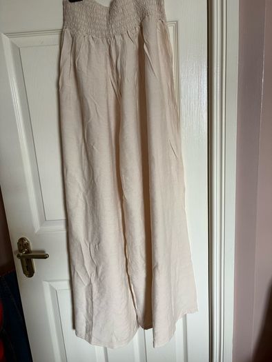 wide leg trousers