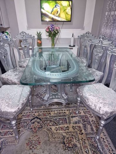 table& chairs
