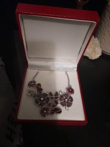 stunning necklace