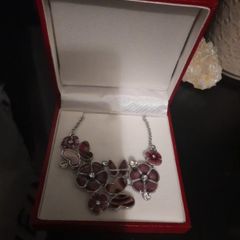 stunning necklace