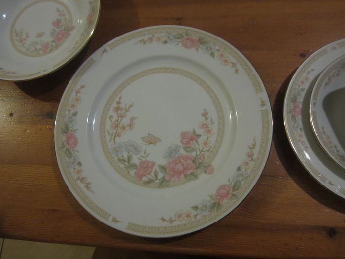 62 piece VINTAGE Fairfield china "symphony"