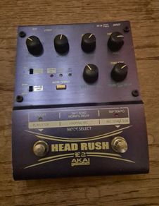 Akai Head Rush E2
