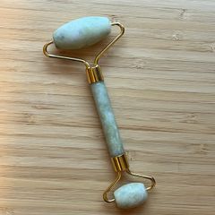 Jade face roller