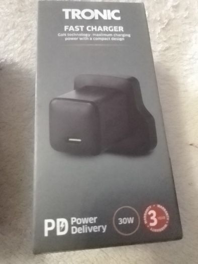 Fast phone plug charger