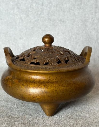 Chinese Incense Burner - Bronze, Signed