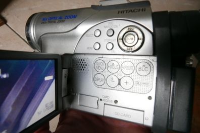 Hitachi Multi Format+ DVD /SD card slot Camcorder Digital Zoom
