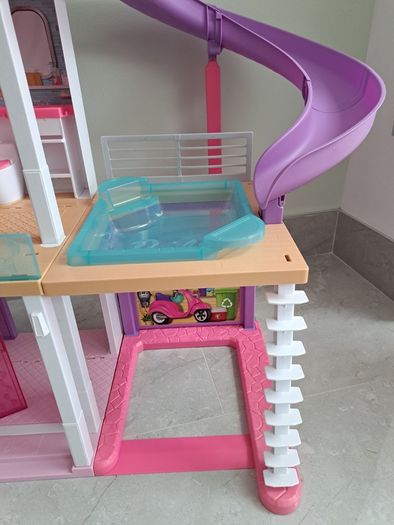 Barbie dream house