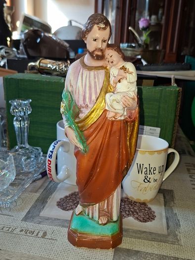 Beautiful Old Statue of Saint Joseph holding Baby Jesus, Postage Available or Collection