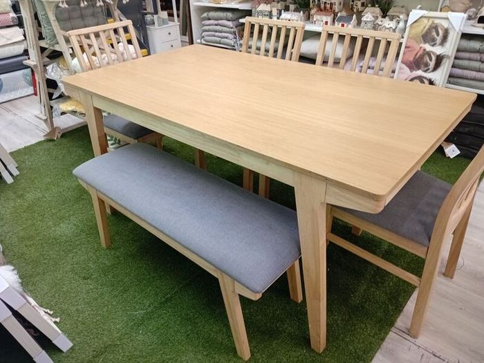 Table Chairs Ex Display
