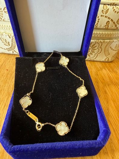 Clover MOP bracelet