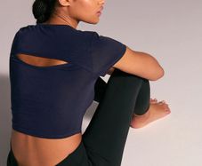 Brand New with tags 2XL Navy Yoga Sports Short Sleeve Top with Open Back