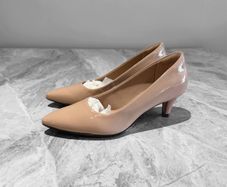 Pre Owned Clarks Collection Nude Patent Kitten Heels