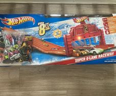 Hot Wheels super 6 lane raceway