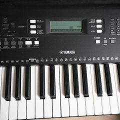 Yamaha Keyboard like NEW - PSR E373