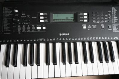 Yamaha Keyboard like NEW - PSR E373
