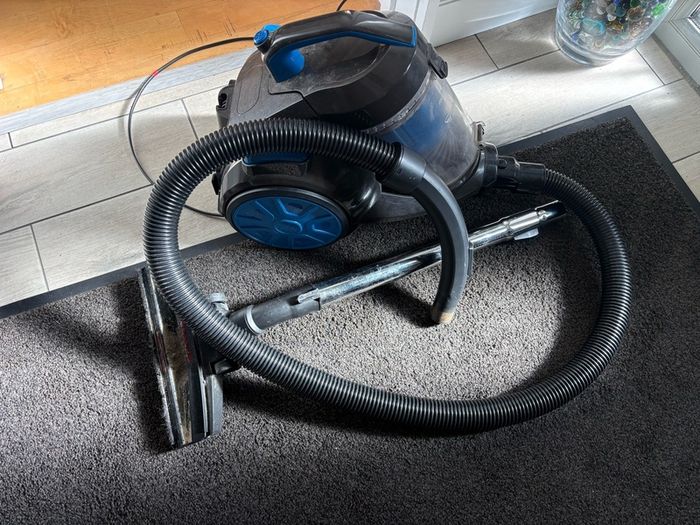 Morphy Richards Bagless Cylinder Vacuum Cleaner