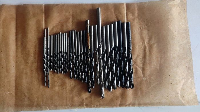 Lot of 32 USSR Metric Twist Drill Bits Set 2mm-6.7mm HSS R6M5 Jobber Taps NOS