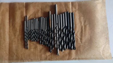 Lot of 32 USSR Metric Twist Drill Bits Set 2mm-6.7mm HSS R6M5 Jobber Taps NOS