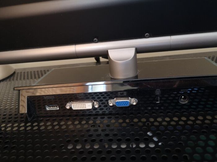HP x2301 monitor 23"