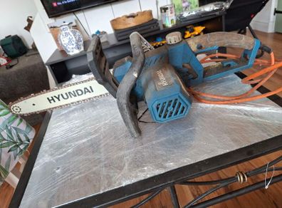 Hyundai Electric Chainsaw