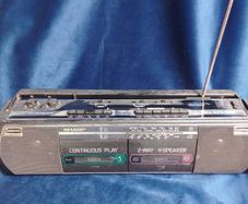 1988 sharp WQ-268 cassette radio player
