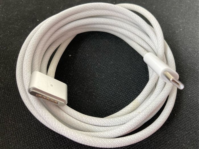 Apple Magsafe 3 USB-C cable