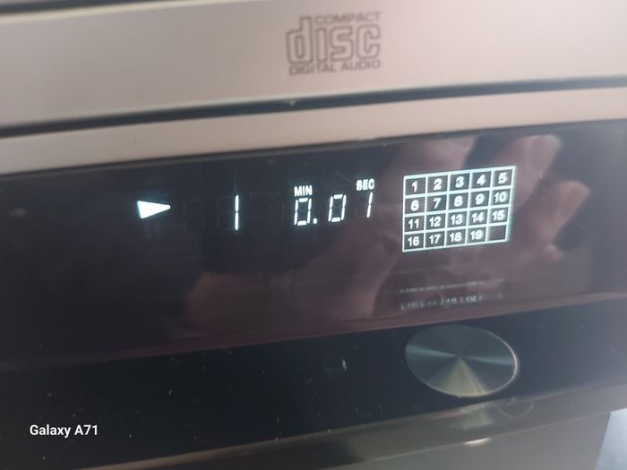 Sony Compact Disc Player, Model CDP-XE270, in excellent condition and working perfect