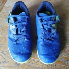 Kids Football boots size c12