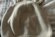 Girls hat 6/12 mths