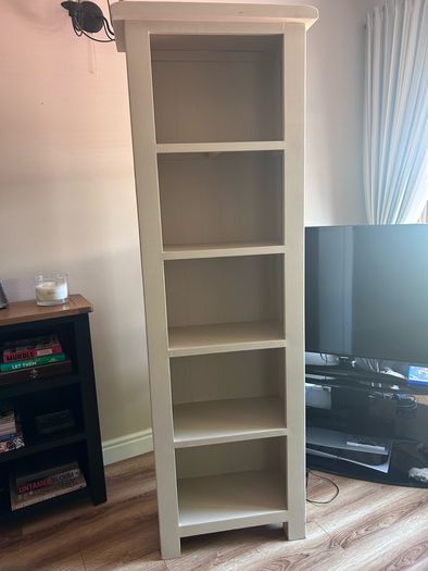 Tall bookcase/shelf unit